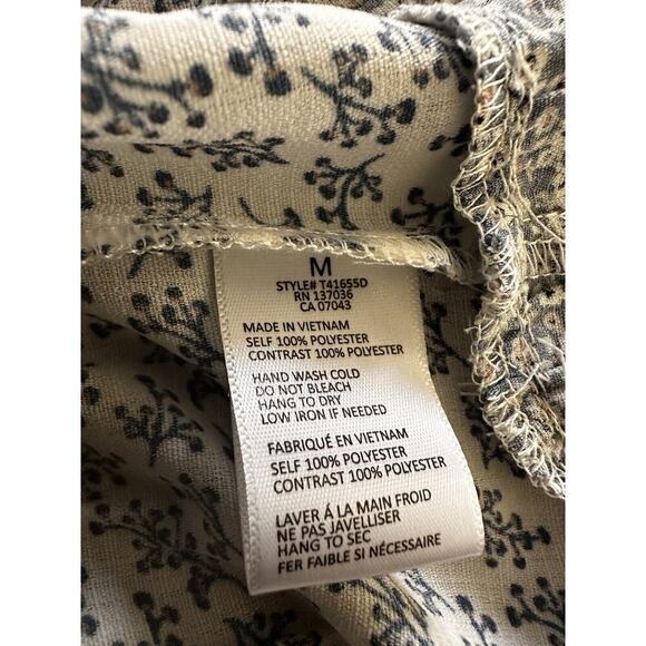 Paper Crane Womens Tiered Floral Top Green boho Blouse Medium M - Picture 6 of 7